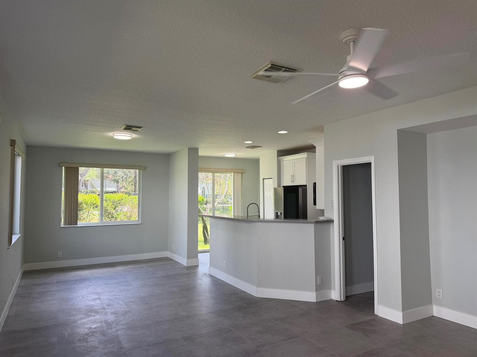 3251 LAUREL RIDGE Circle, Riviera Beach, FL 33404 — zdjęcie 4