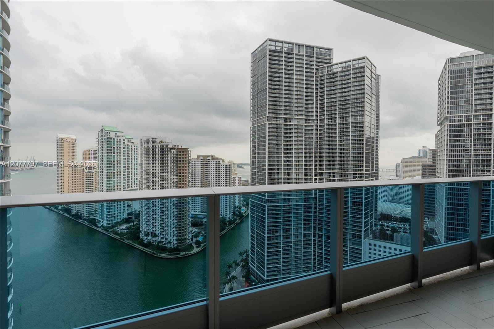 200 Biscayne Boulevard Way # 3305, Miami, FL 33131