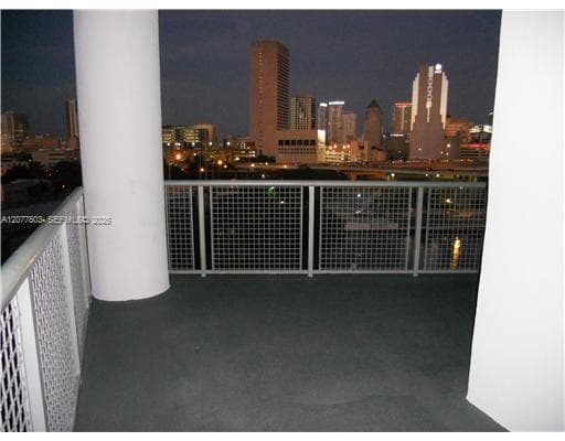 10 SW South River Dr # 801, Miami, FL 33130 — zdjęcie 5