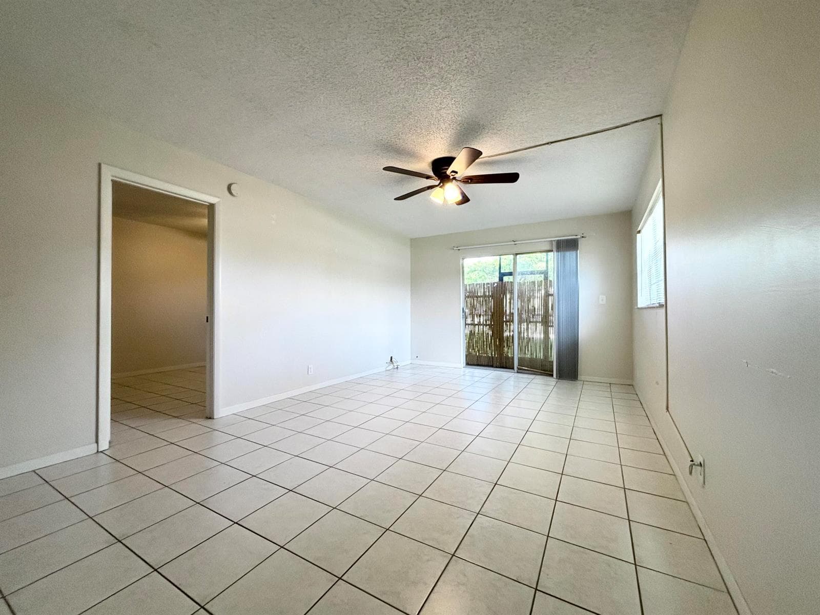 4139 NW 88th Avenue # 104, Coral Springs, FL 33065 — zdjęcie 3