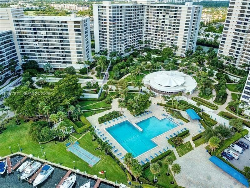 600 Three Islands Blvd # 1102, Hallandale Beach, FL 33009 — zdjęcie 2