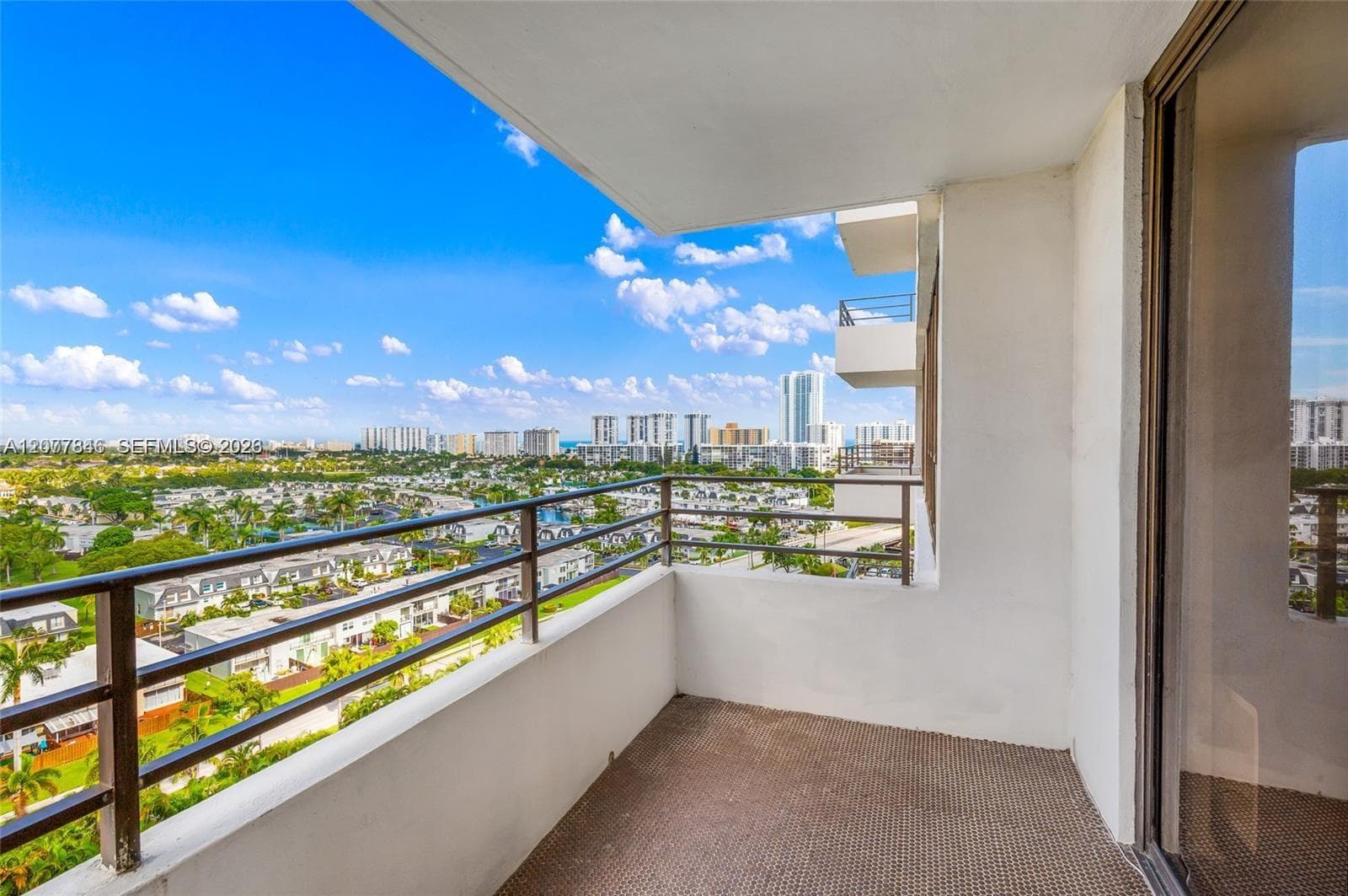 600 Three Islands Blvd # 1102, Hallandale Beach, FL 33009 — zdjęcie 4