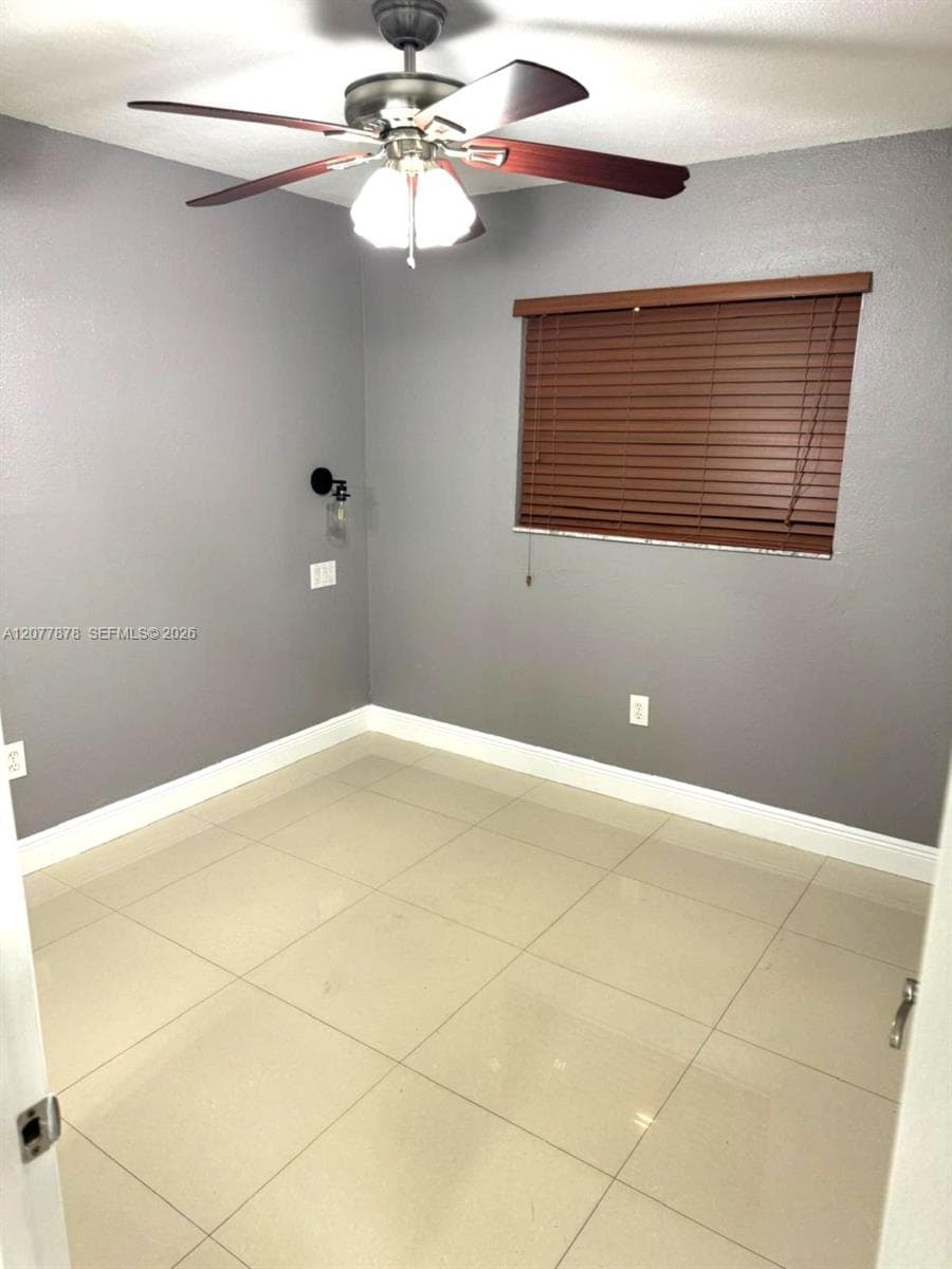 5461 W 24th Ave # 25, Hialeah, FL 33016 — zdjęcie 5