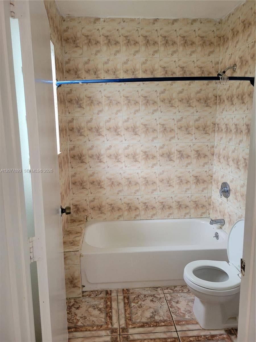 14815 NE 8th Ct # 1, Miami, FL 33161 — zdjęcie 2
