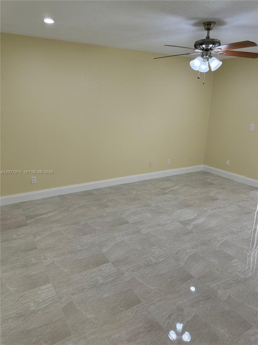 920 SW 111th Ave # 1, Pembroke Pines, FL 33025 — zdjęcie 3