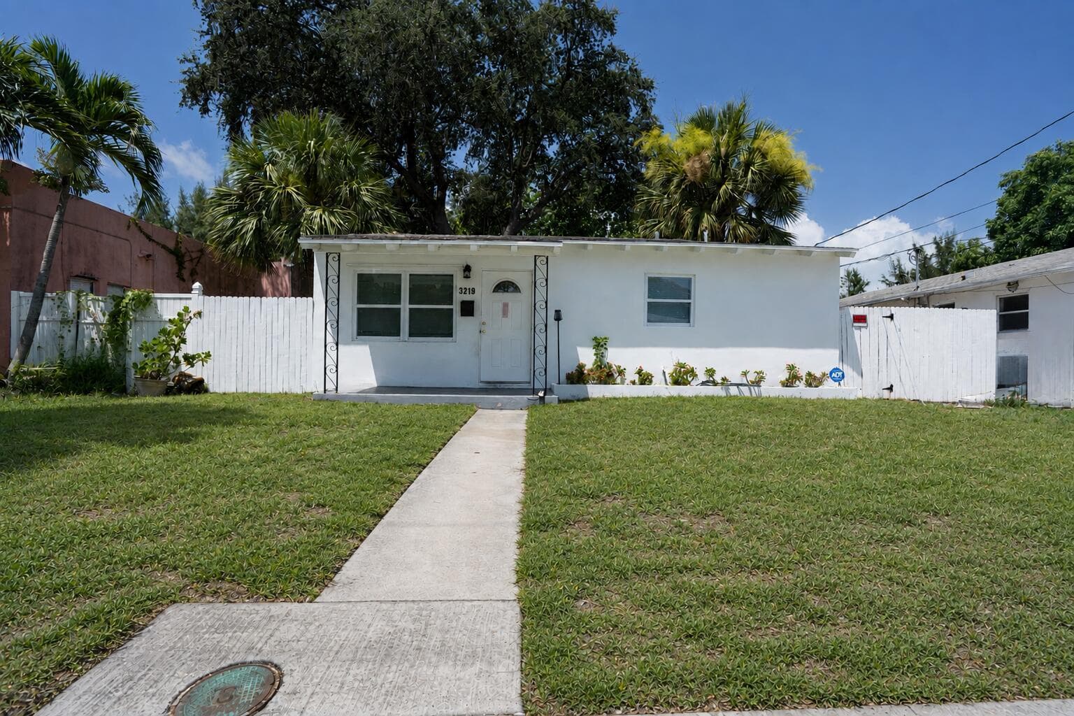 3219 WINDSOR Avenue, West Palm Beach, FL 33407 — zdjęcie 2