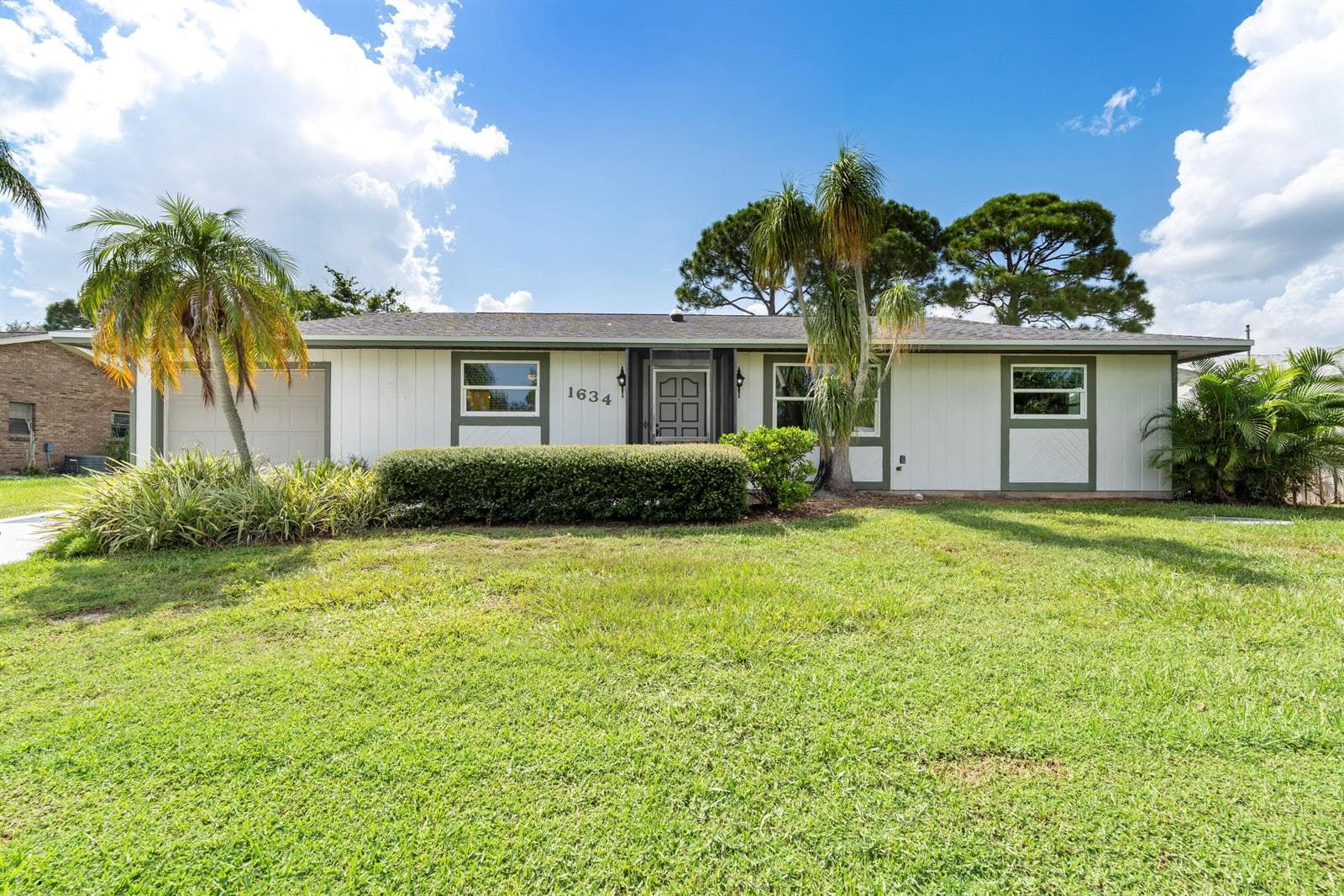 1634 SE CLEARMONT Street, Port St. Lucie, FL 34983 — zdjęcie 2