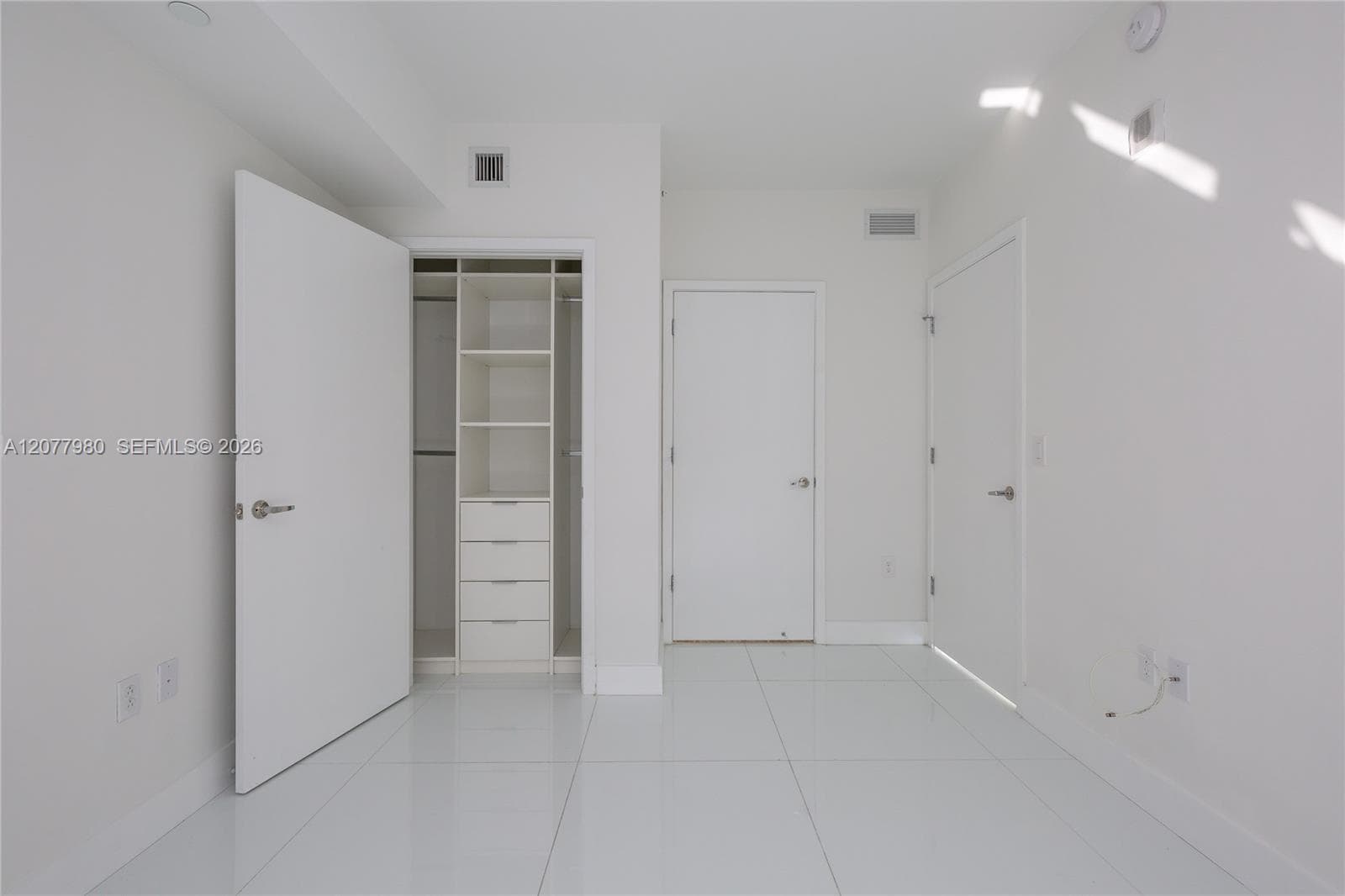 1010 Brickell Ave # 1402, Miami, FL 33131 — zdjęcie 4