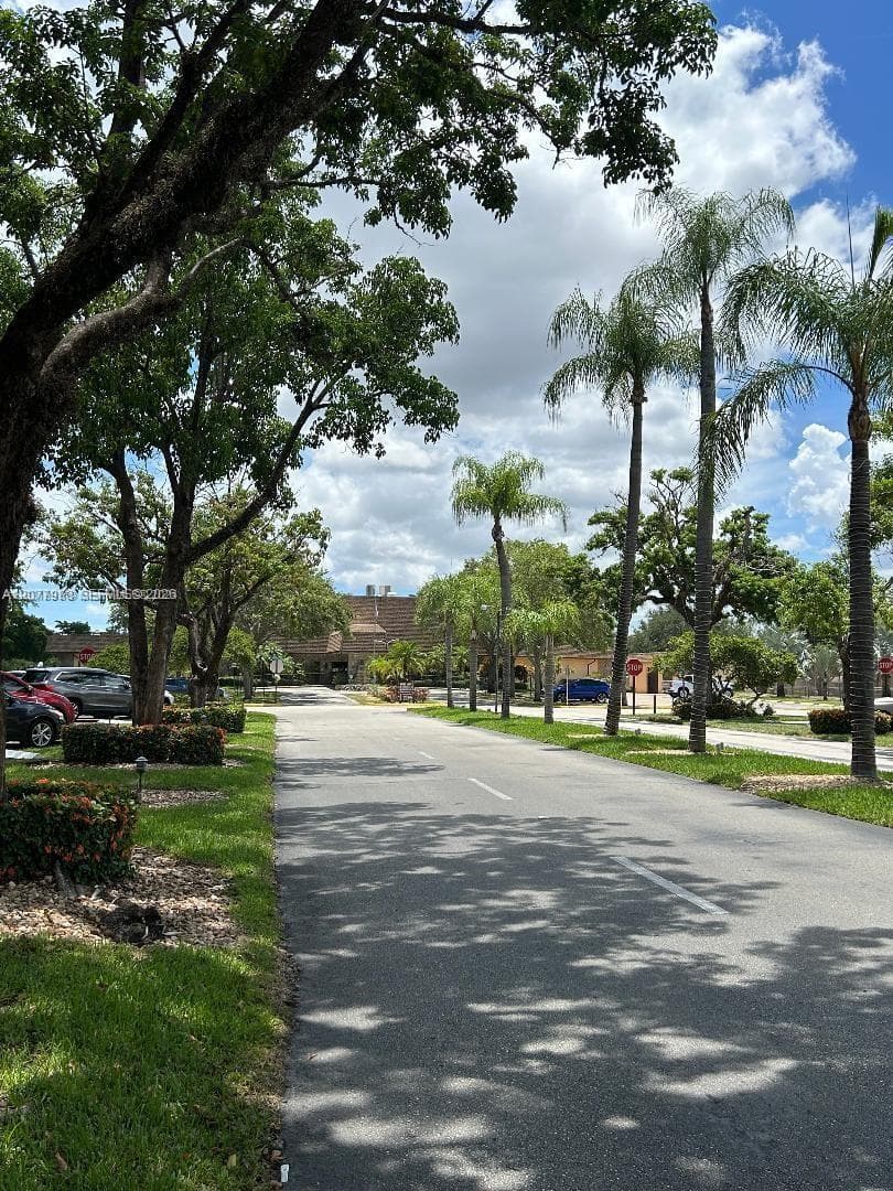 351 Cambridge Rd # 308, Hollywood, FL 33024 — zdjęcie 3
