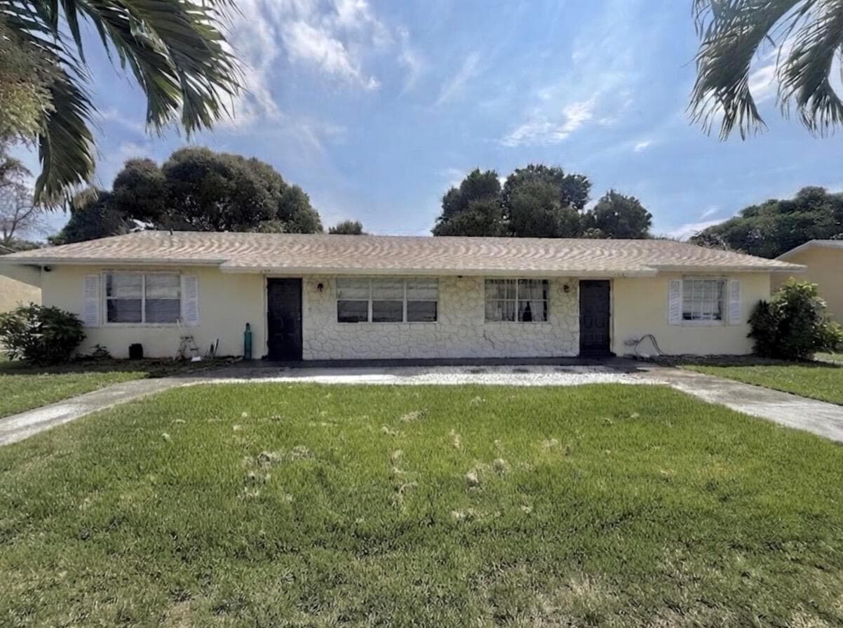 3830 ROAN Court E, West Palm Beach, FL 33403