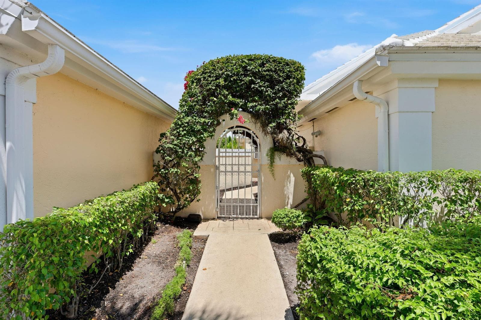 944 Dickens Place, West Palm Beach, FL 33411 — zdjęcie 2