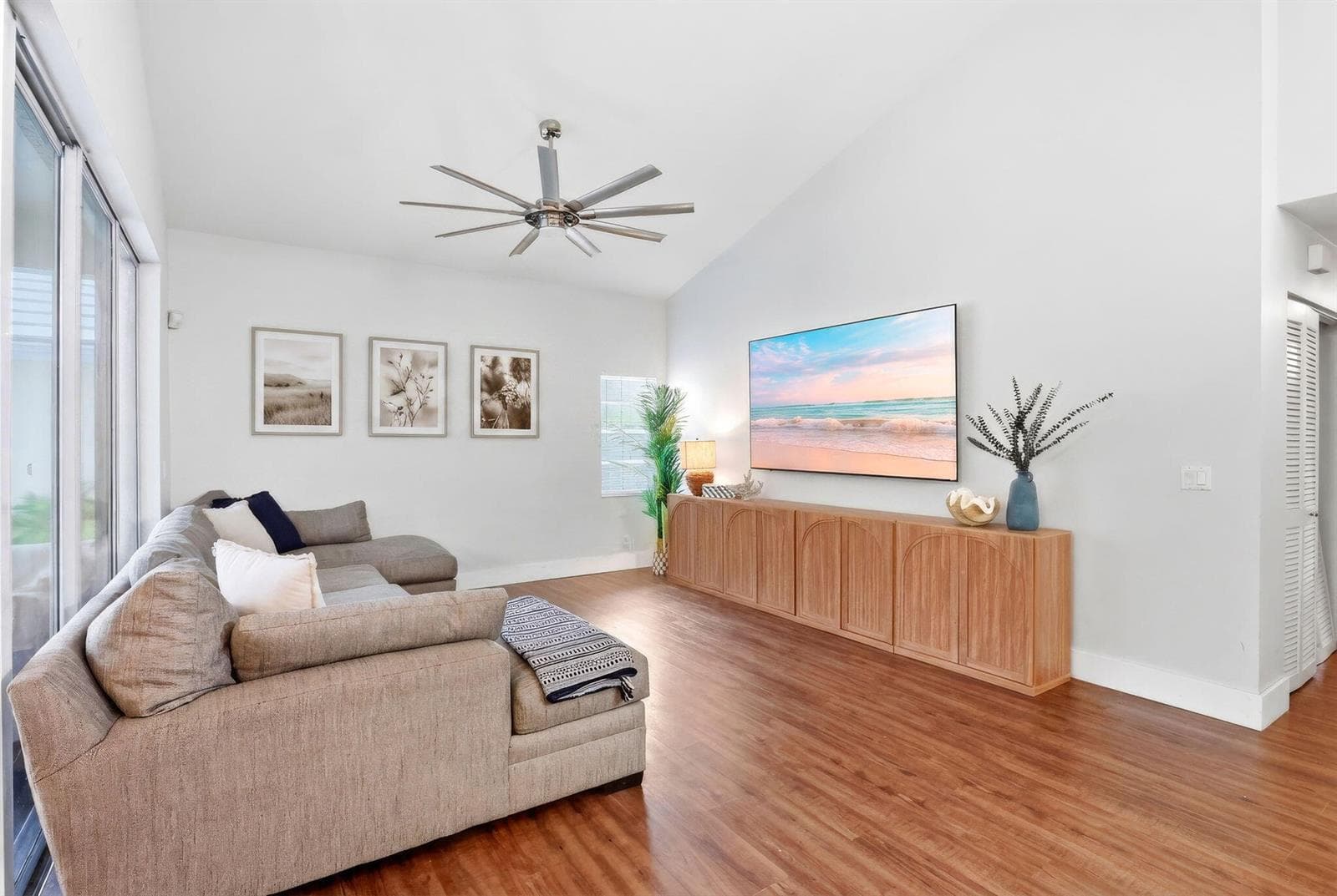 944 Dickens Place, West Palm Beach, FL 33411 — zdjęcie 4