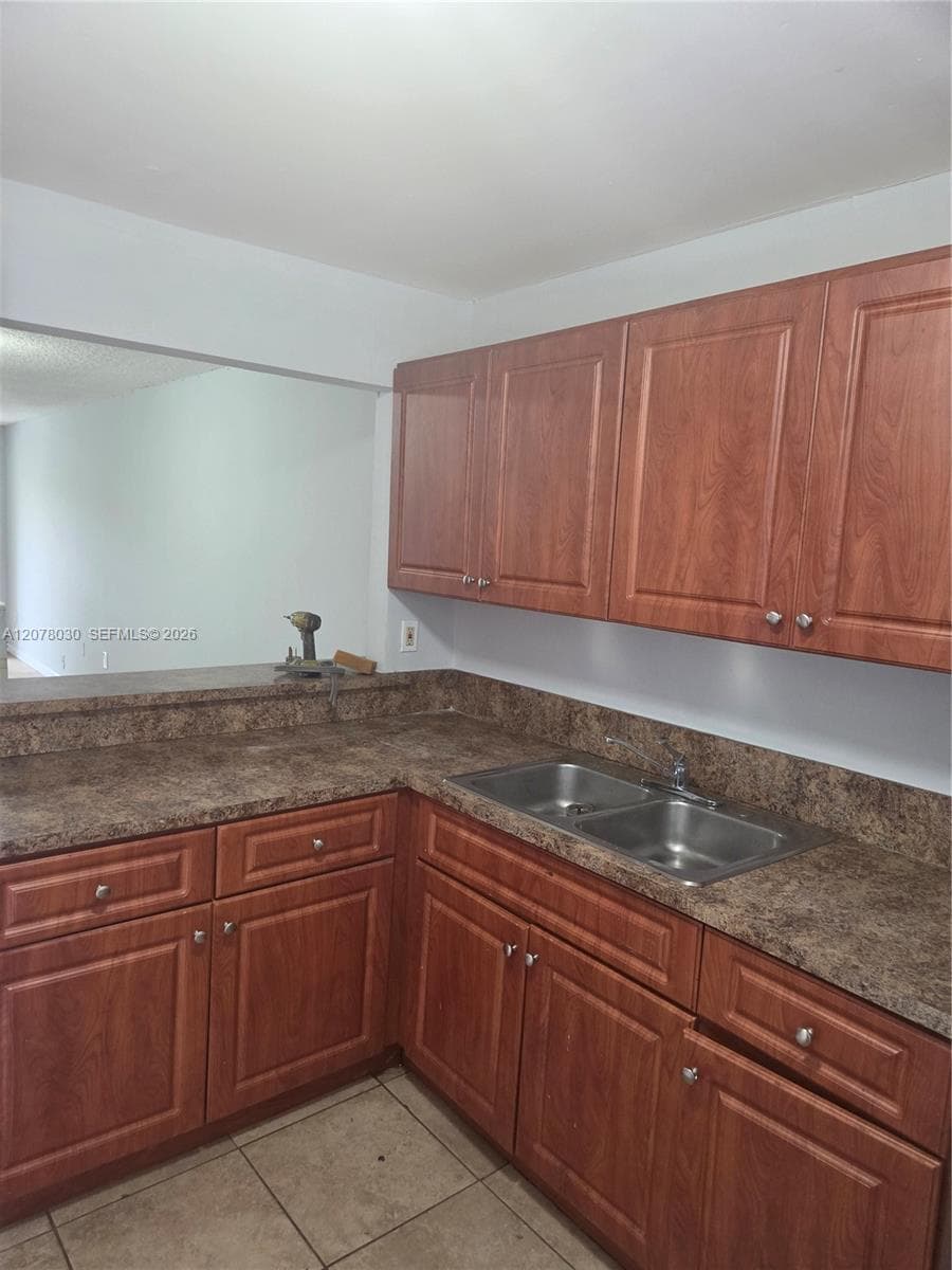 20520 NW 15th Ave # 230, Miami Gardens, FL 33169 — zdjęcie 2