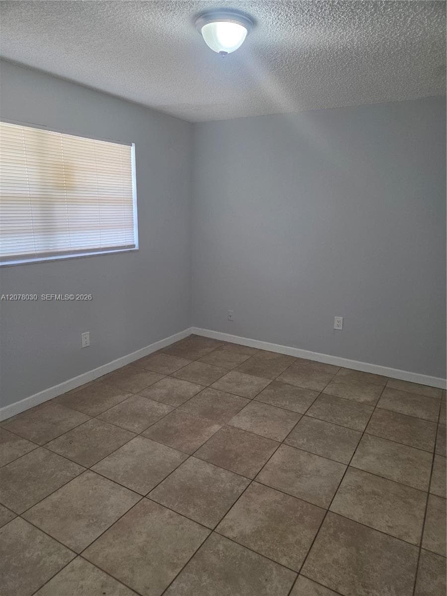 20520 NW 15th Ave # 230, Miami Gardens, FL 33169 — zdjęcie 3