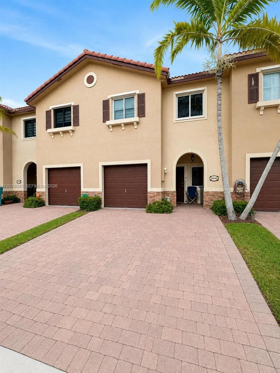 21943 SW 88th Path, Cutler Bay, FL 33190