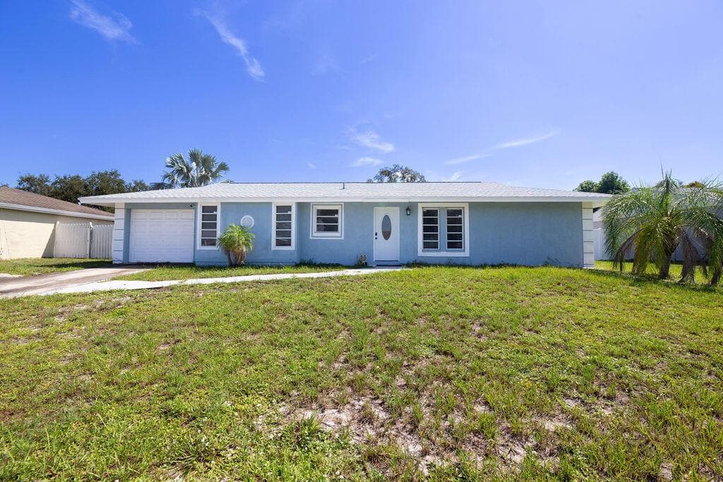 1337 SE ROANOKE Street, Port St. Lucie, FL 34952 — zdjęcie 2