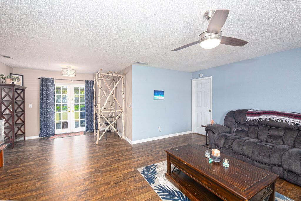 1337 SE ROANOKE Street, Port St. Lucie, FL 34952 — zdjęcie 3