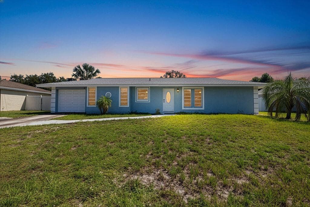 1337 SE ROANOKE Street, Port St. Lucie, FL 34952