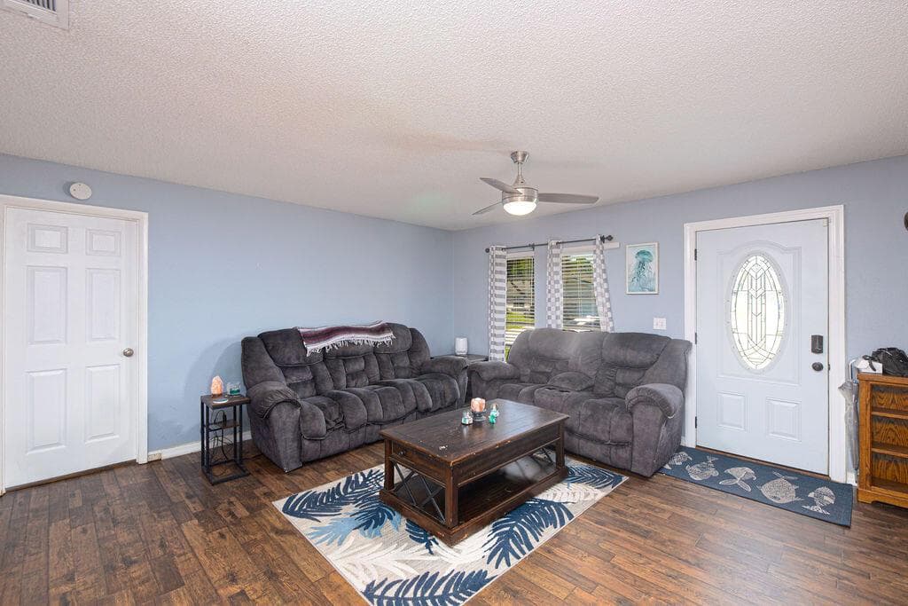 1337 SE ROANOKE Street, Port St. Lucie, FL 34952 — zdjęcie 4
