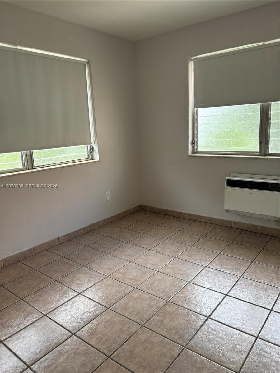 435 SW 5th Ave # 4, Miami, FL 33130 — zdjęcie 2
