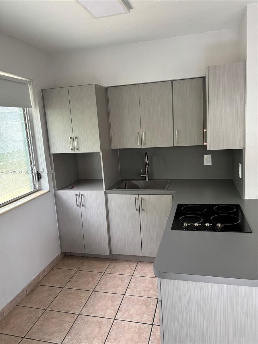 435 SW 5th Ave # 4, Miami, FL 33130 — zdjęcie 3