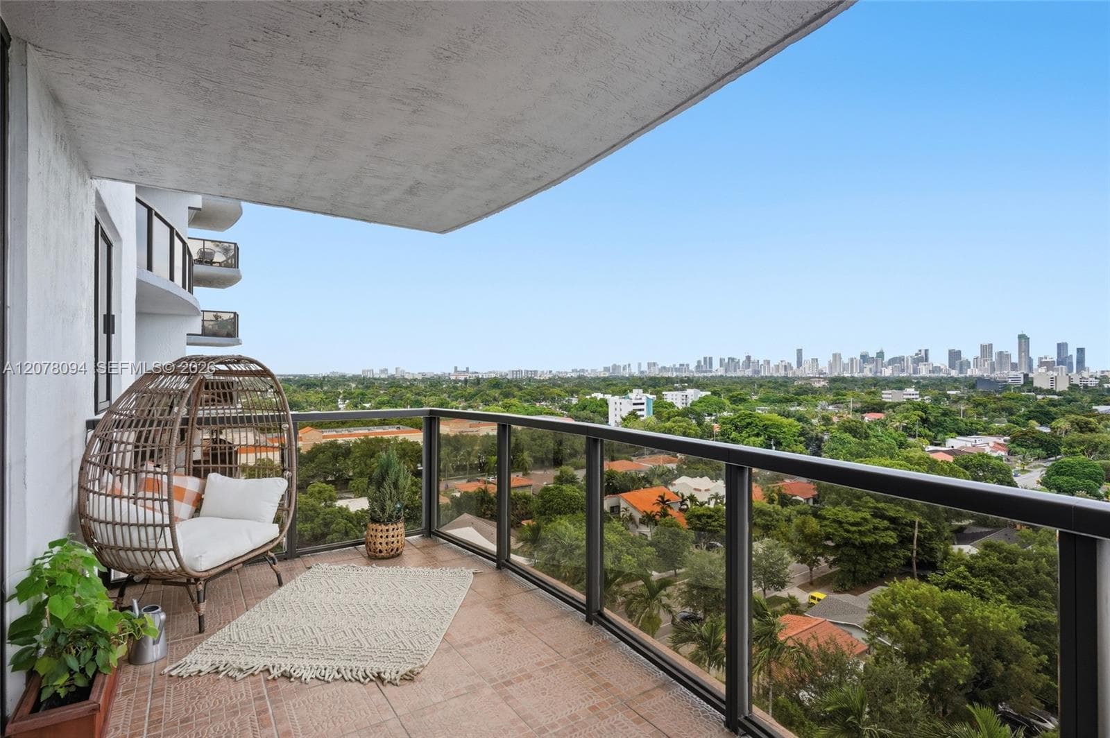 2301 SW 27th Ave # 1001, Miami, FL 33145 — zdjęcie 2