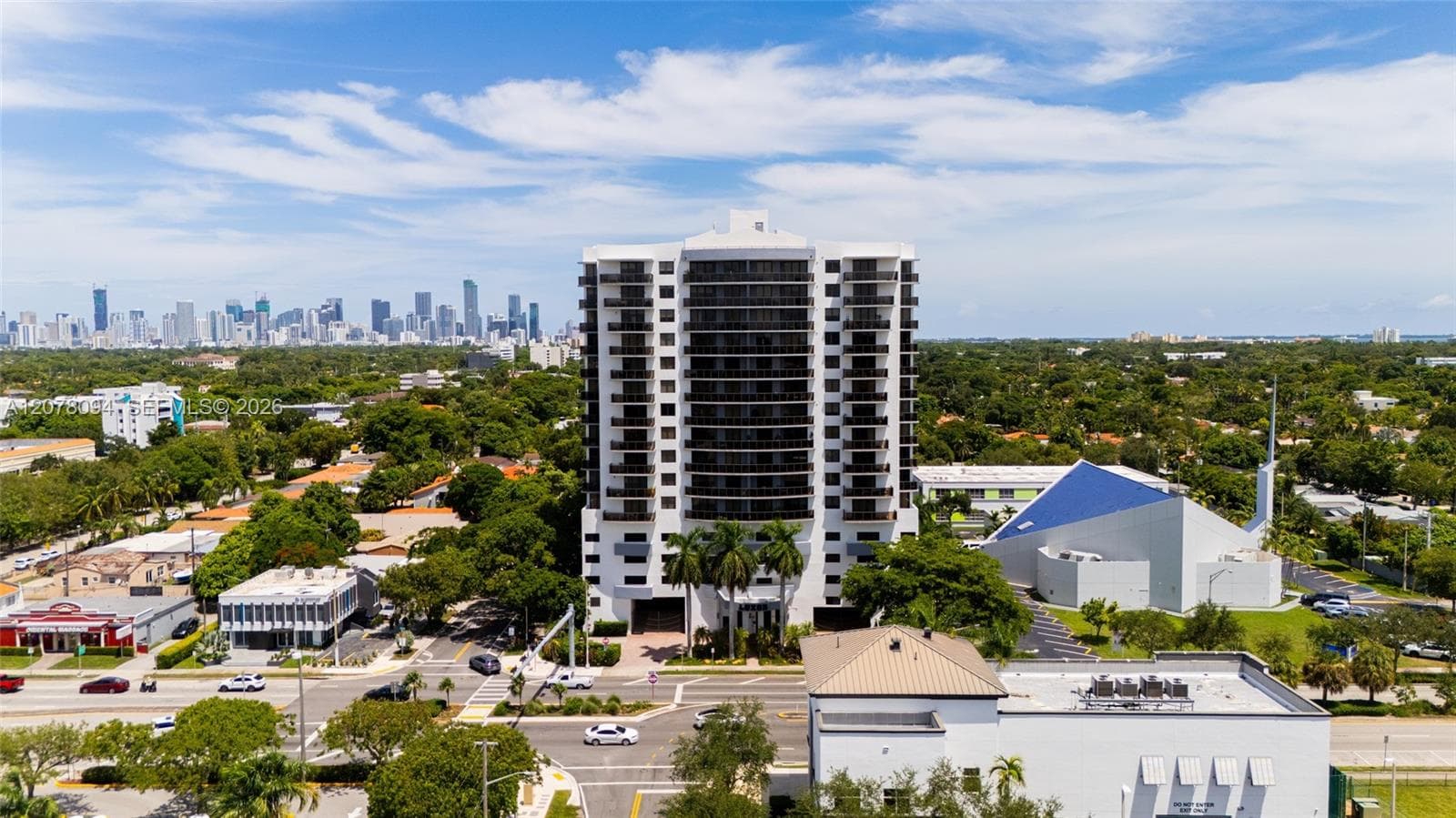 2301 SW 27th Ave # 1001, Miami, FL 33145 — zdjęcie 3