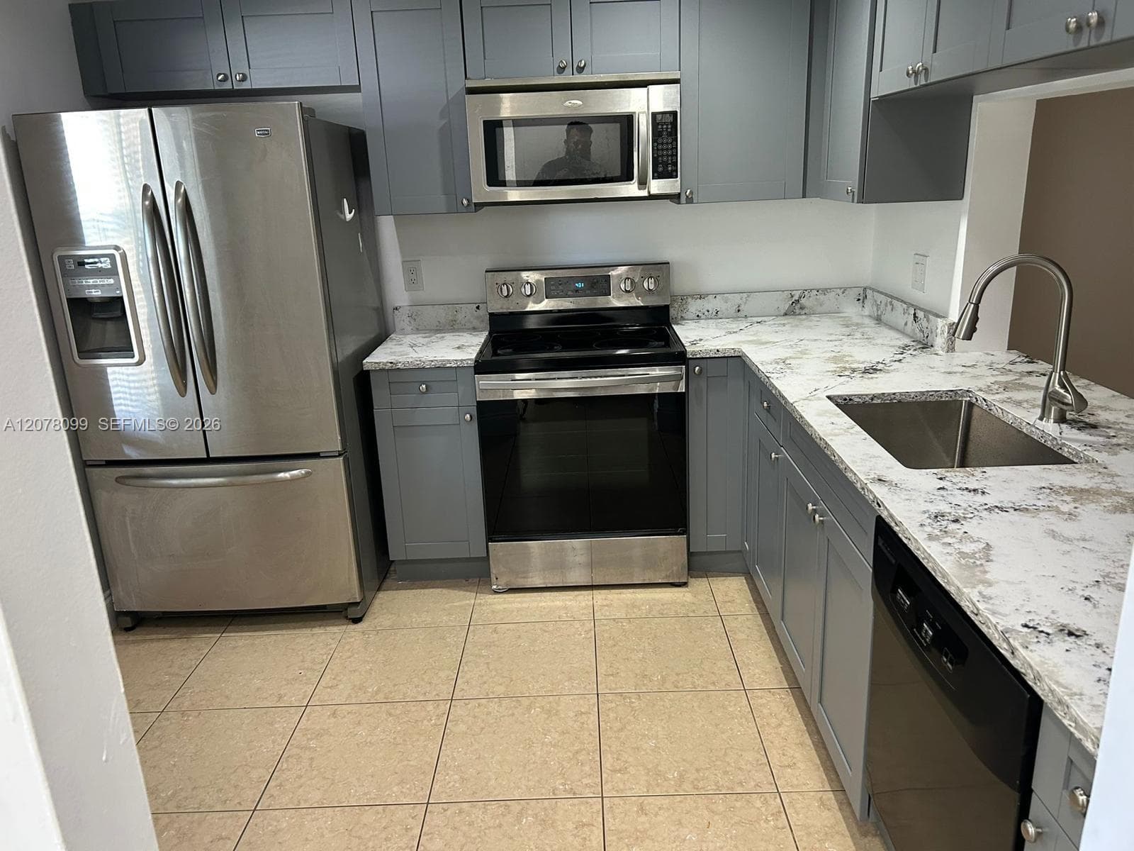 10537 NW 8th St, Pembroke Pines, FL 33026 — zdjęcie 2