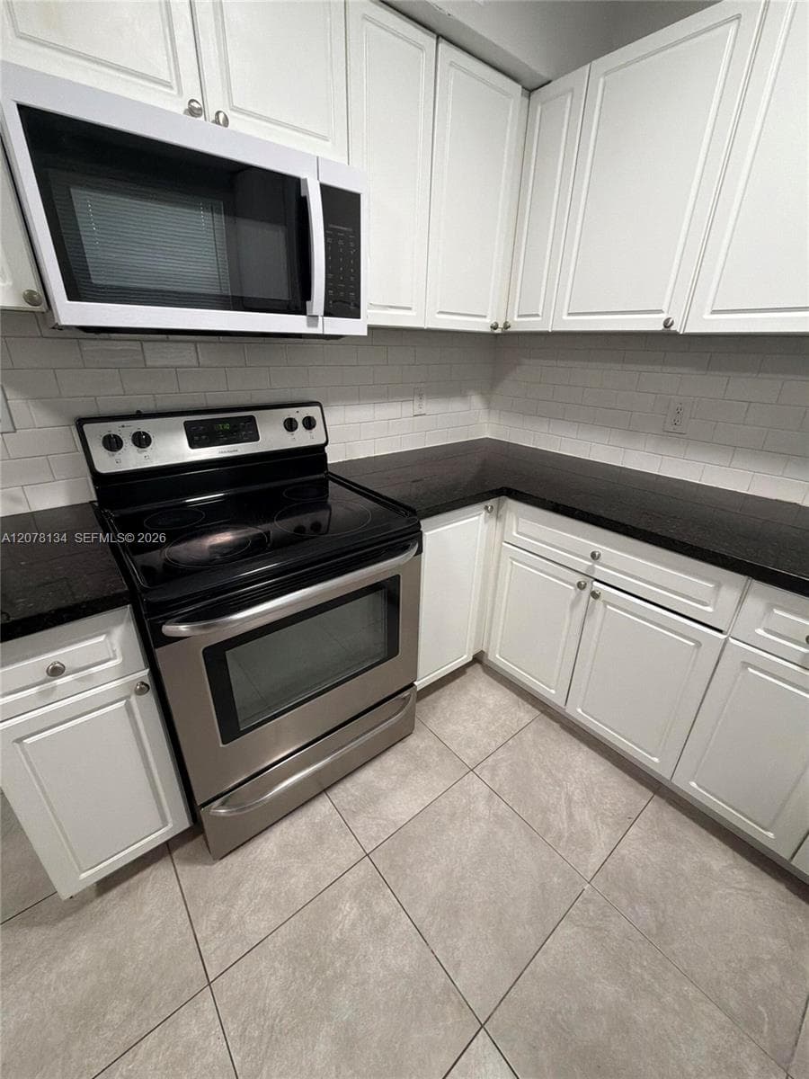 942 NW 11th Ct, Fort Lauderdale, FL 33311 — zdjęcie 3