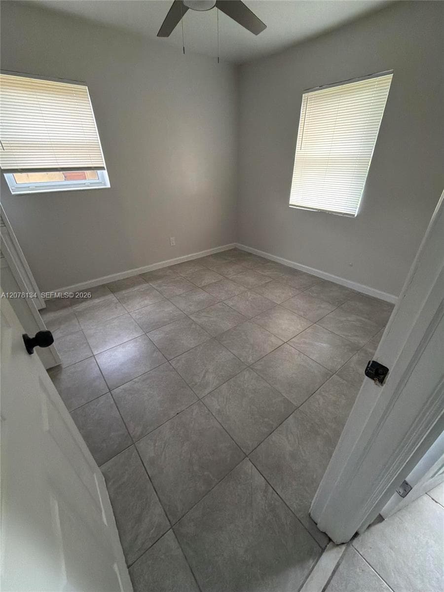 942 NW 11th Ct, Fort Lauderdale, FL 33311 — zdjęcie 5