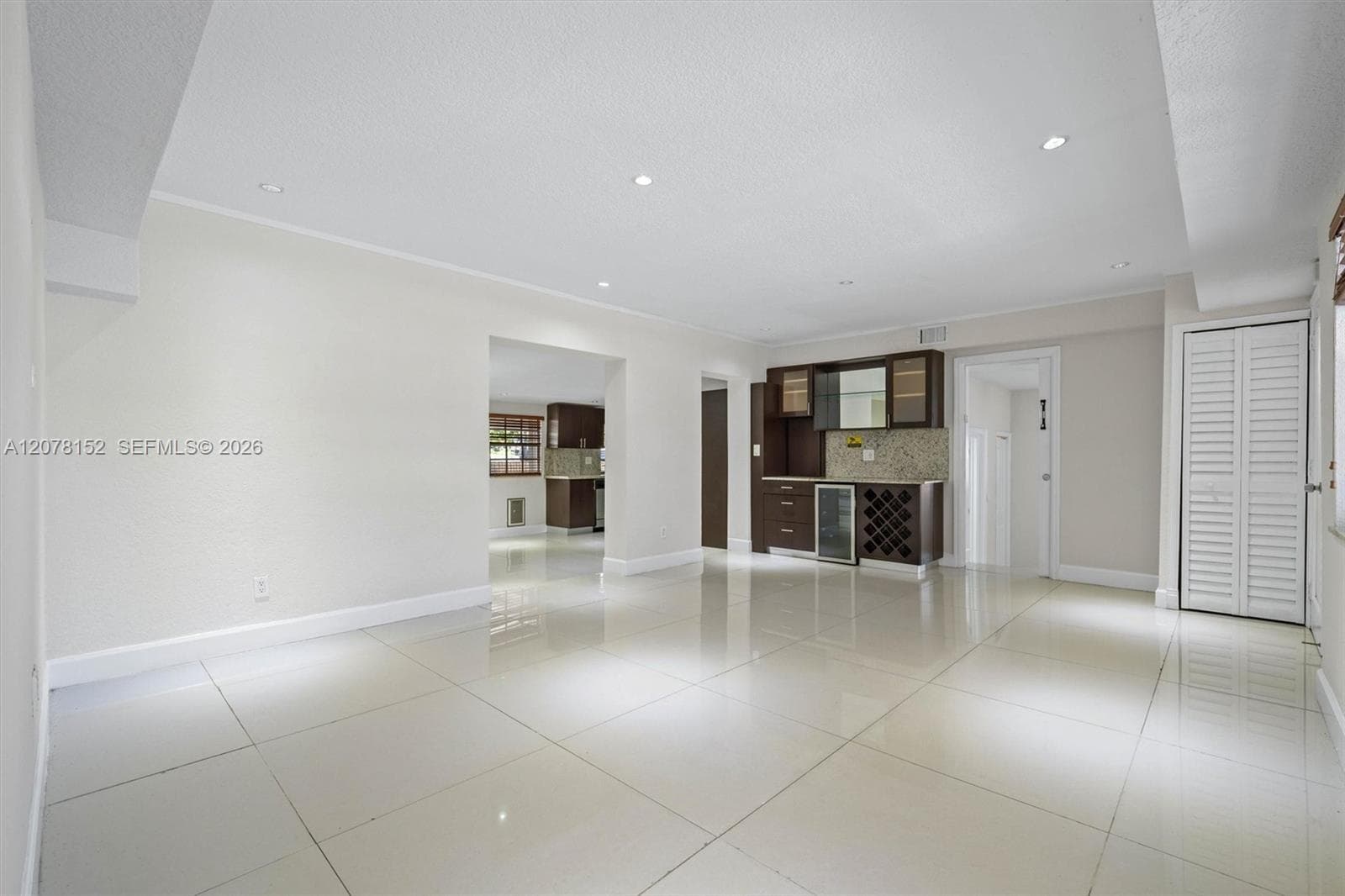 292 E 55th St, Hialeah, FL 33013 — zdjęcie 4