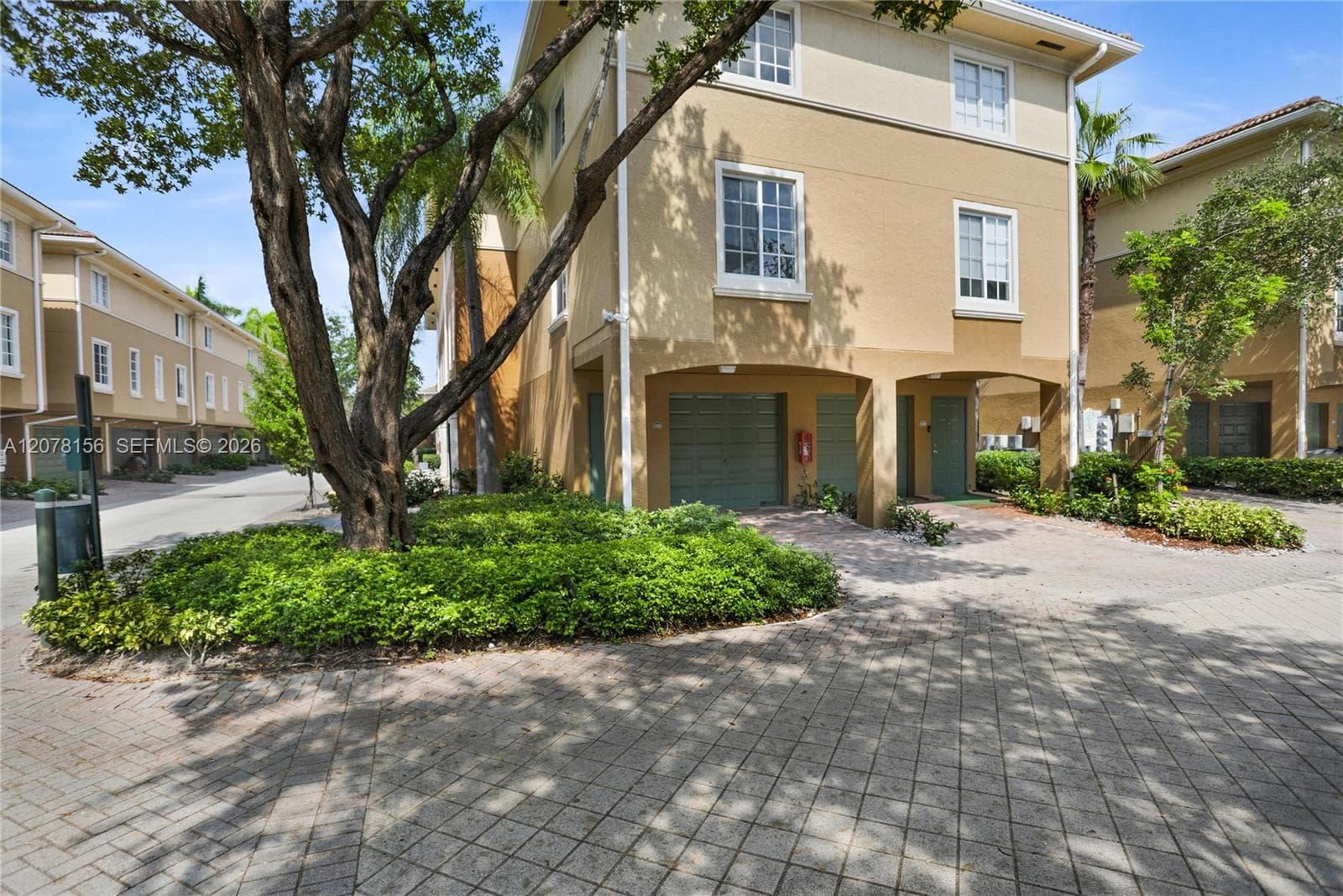 2941 NE 185th St # 1305, Miami, FL 33180