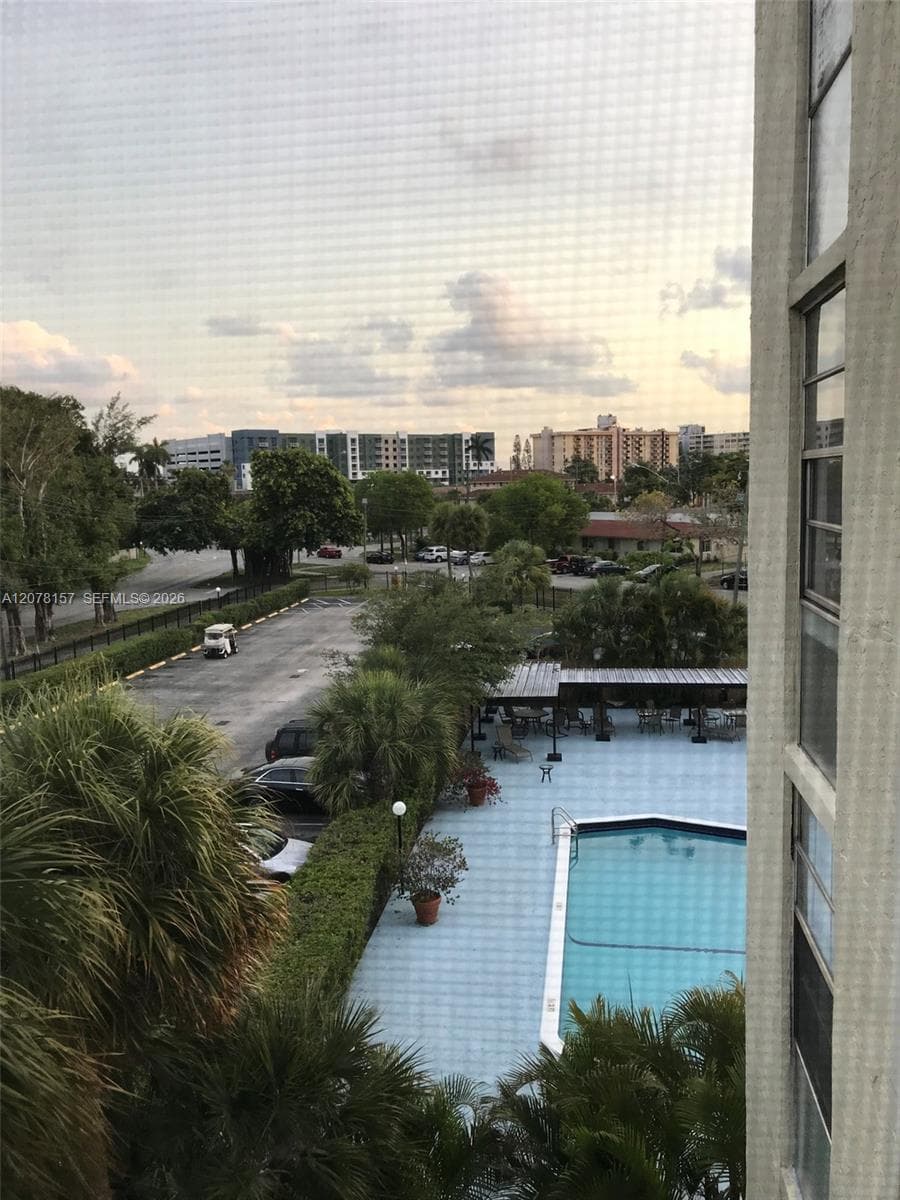 16851 NE 23rd Ave # B402, North Miami Beach, FL 33160 — zdjęcie 3