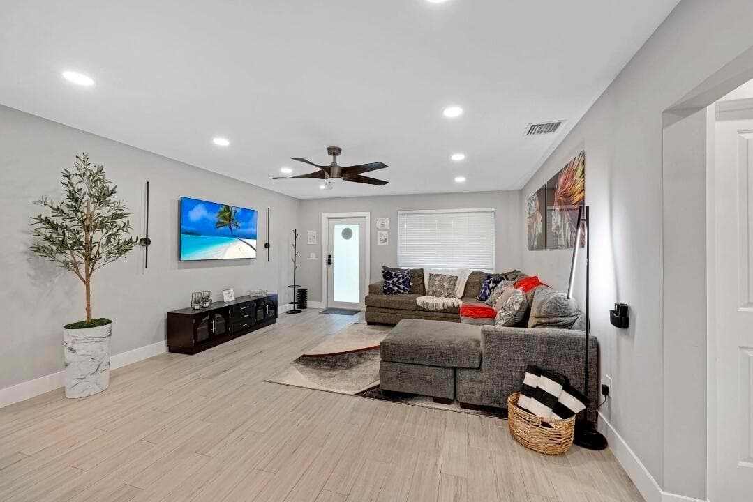 2817 NE 9TH Avenue, Wilton Manors, FL 33334 — zdjęcie 5