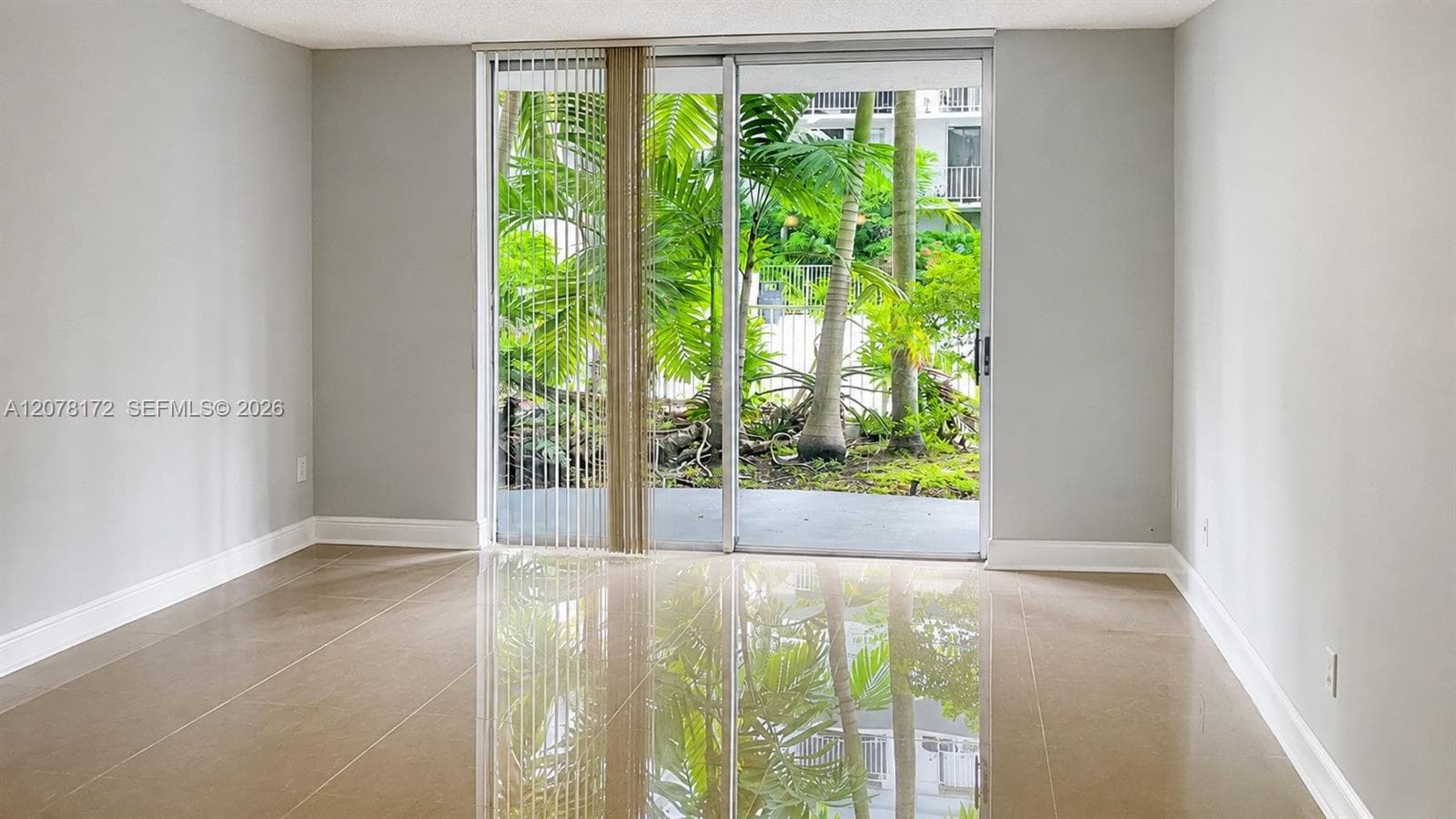 488 NW 165th St Rd # B-112, Miami, FL 33169 — zdjęcie 3