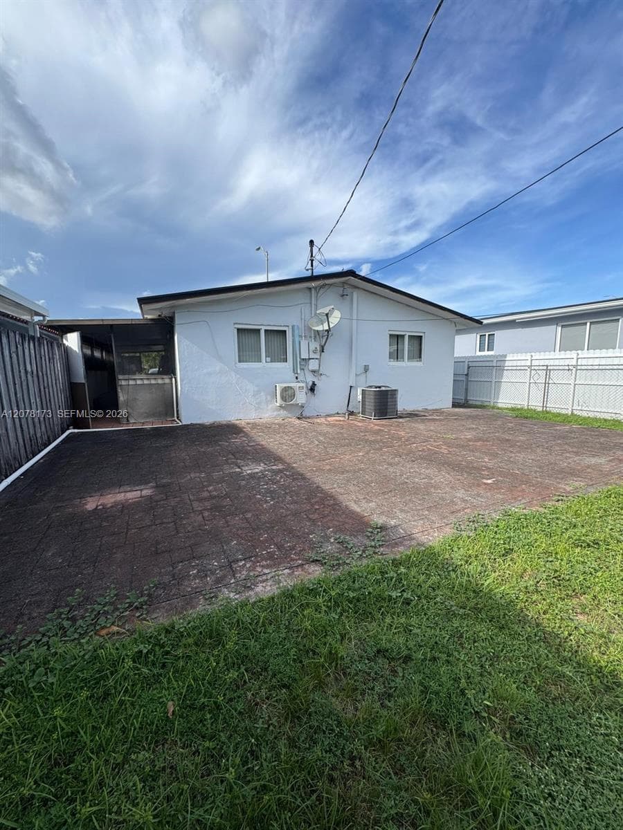 550 E 29th St, Hialeah, FL 33013 — zdjęcie 3