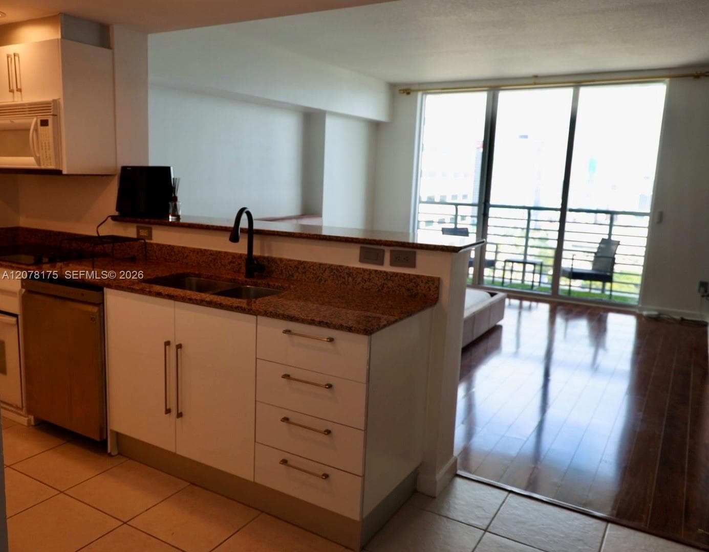 325 S Biscayne Blvd # 4220, Miami, FL 33131 — zdjęcie 3