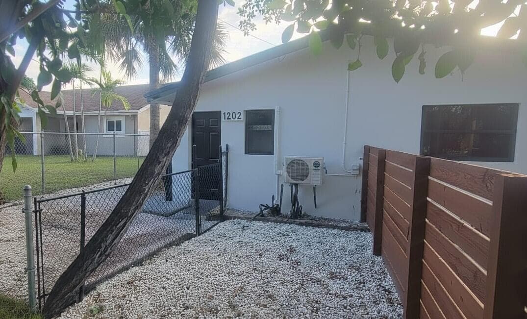 1202 NE 3RD Avenue, Fort Lauderdale, FL 33304 — zdjęcie 4