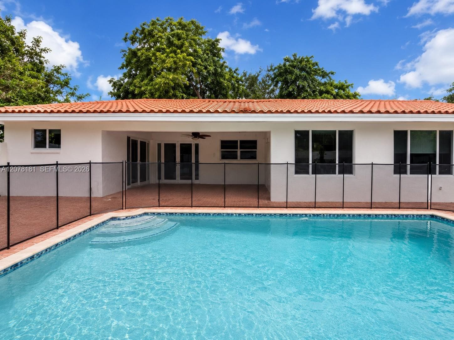 15330 Durnford Dr, Miami Lakes, FL 33014 — zdjęcie 2