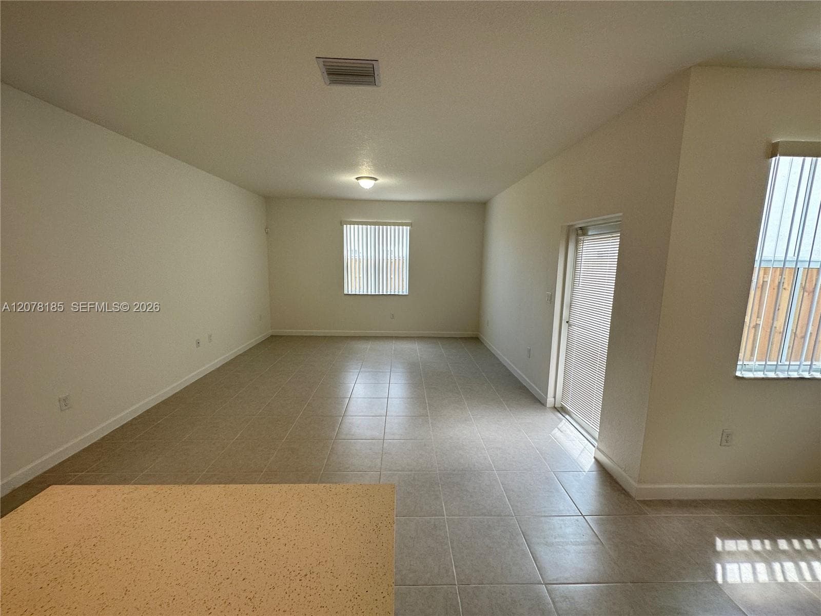 2382 NW 131st Cir, Miami, FL 33167 — zdjęcie 2