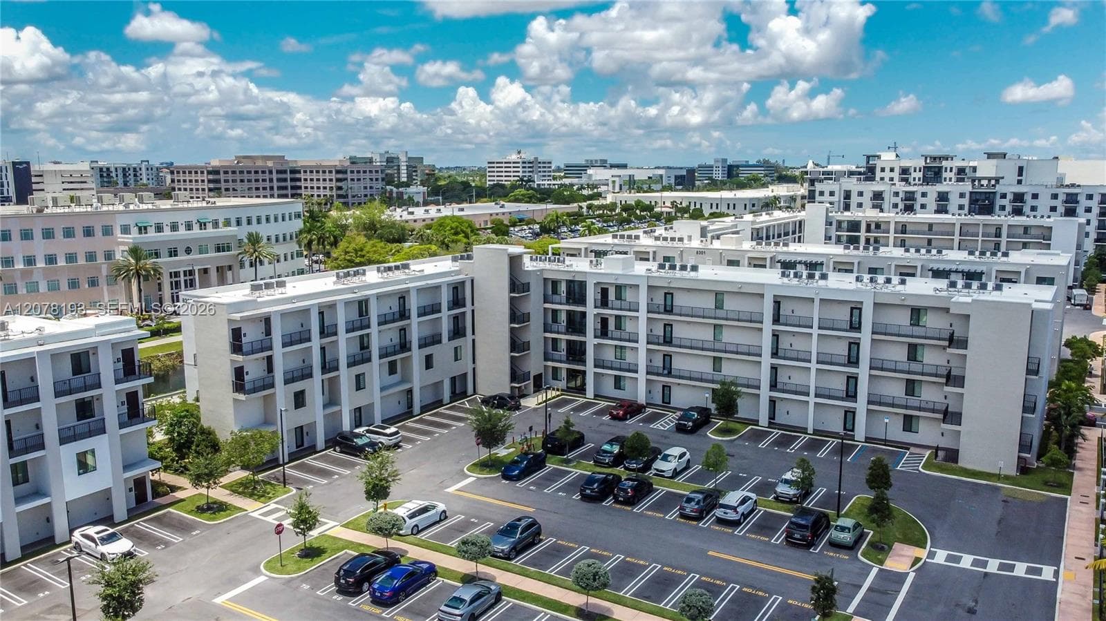 8265 NW 41st St # C-206, Doral, FL 33166 — zdjęcie 4