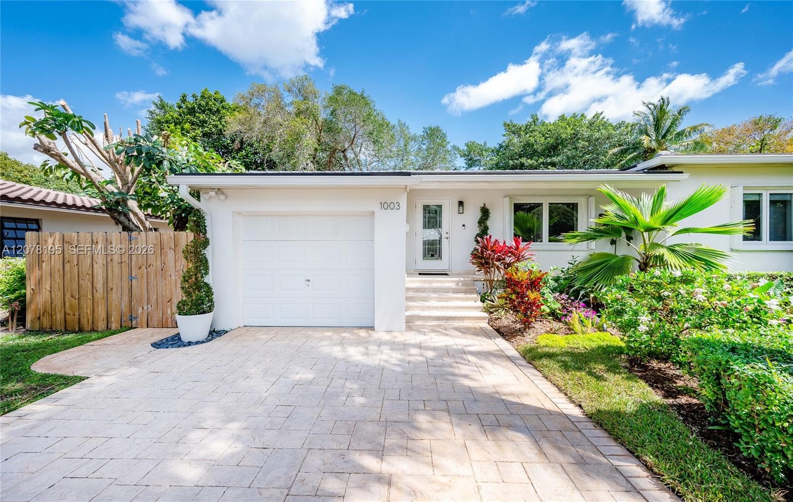 1003 NE 118th St, Biscayne Park, FL 33161 — zdjęcie 2