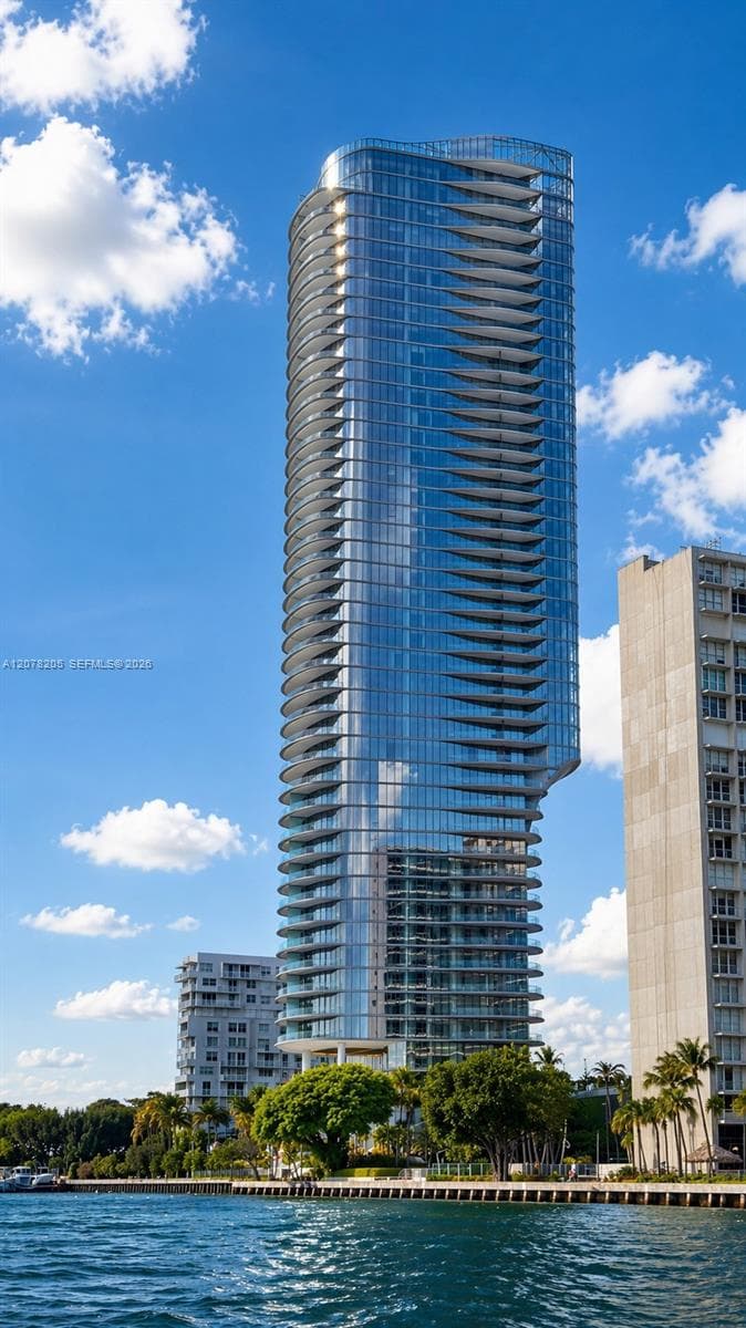 175 SE 25th rd # 504, Miami, FL 33131