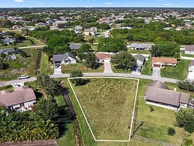 544 SW COLUMBUS Drive, Port St. Lucie, FL 34953 — zdjęcie 2