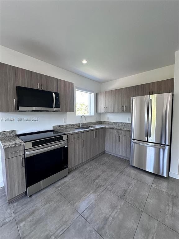 165 NW 39th St # 3, Miami, FL 33127 — zdjęcie 2