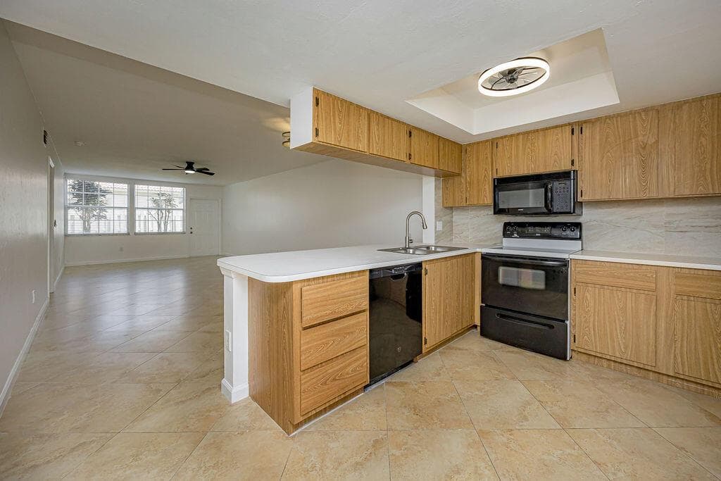 1501 PALM BEACH TRACE Drive, Royal Palm Beach, FL 33411 — zdjęcie 3