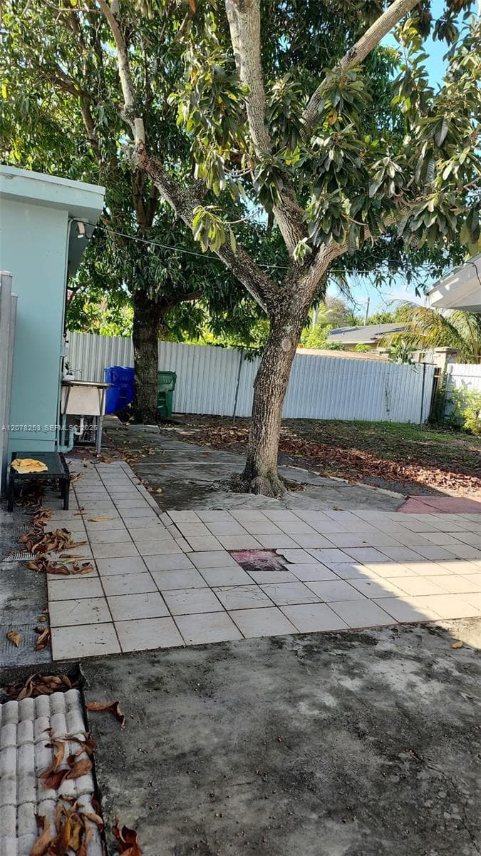 120 NW 18th Ave, Miami, FL 33125 — zdjęcie 2
