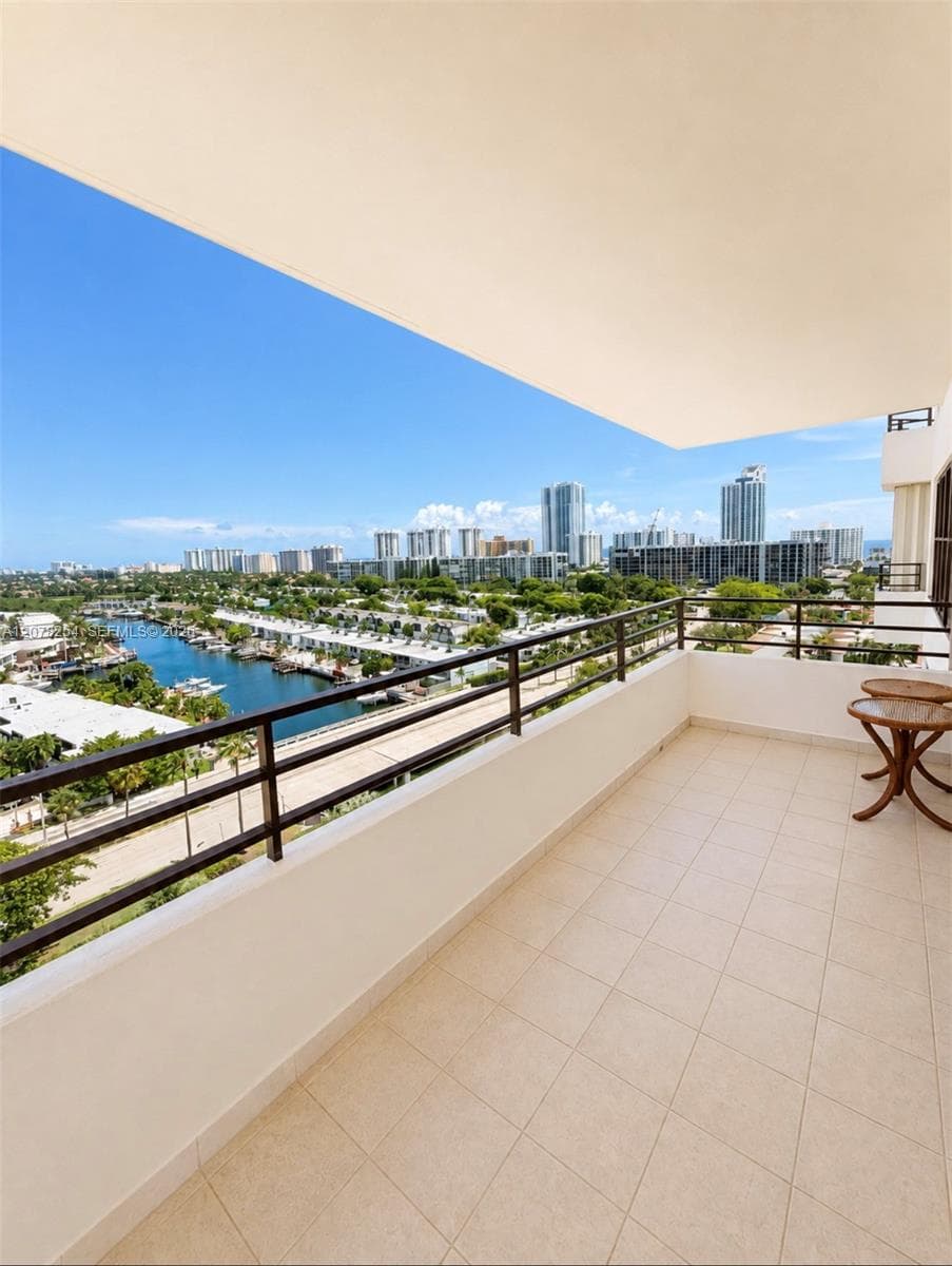 2500 Parkview Dr # 1207, Hallandale Beach, FL 33009