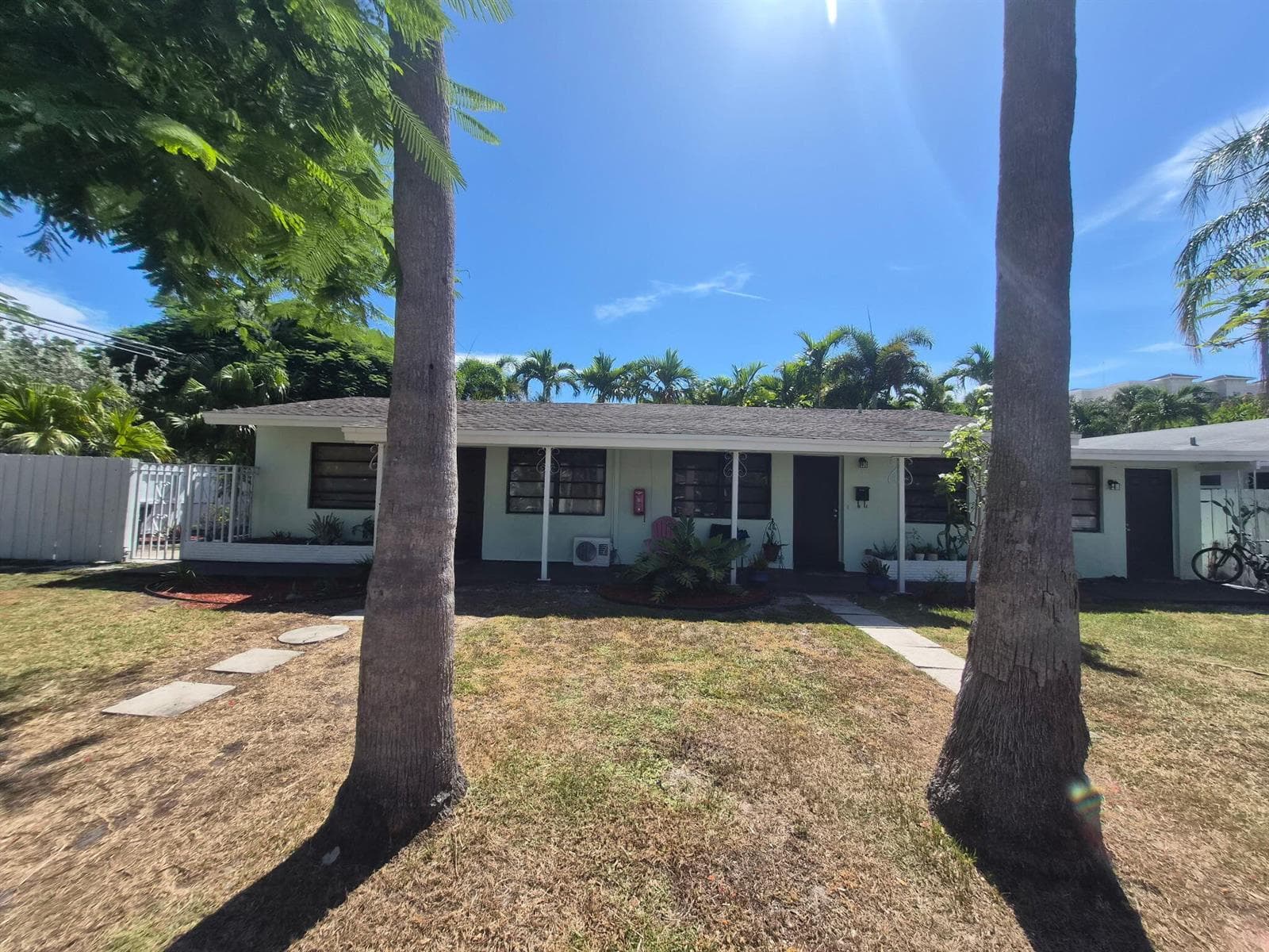 1044 NE 10th Avenue, Fort Lauderdale, FL 33304