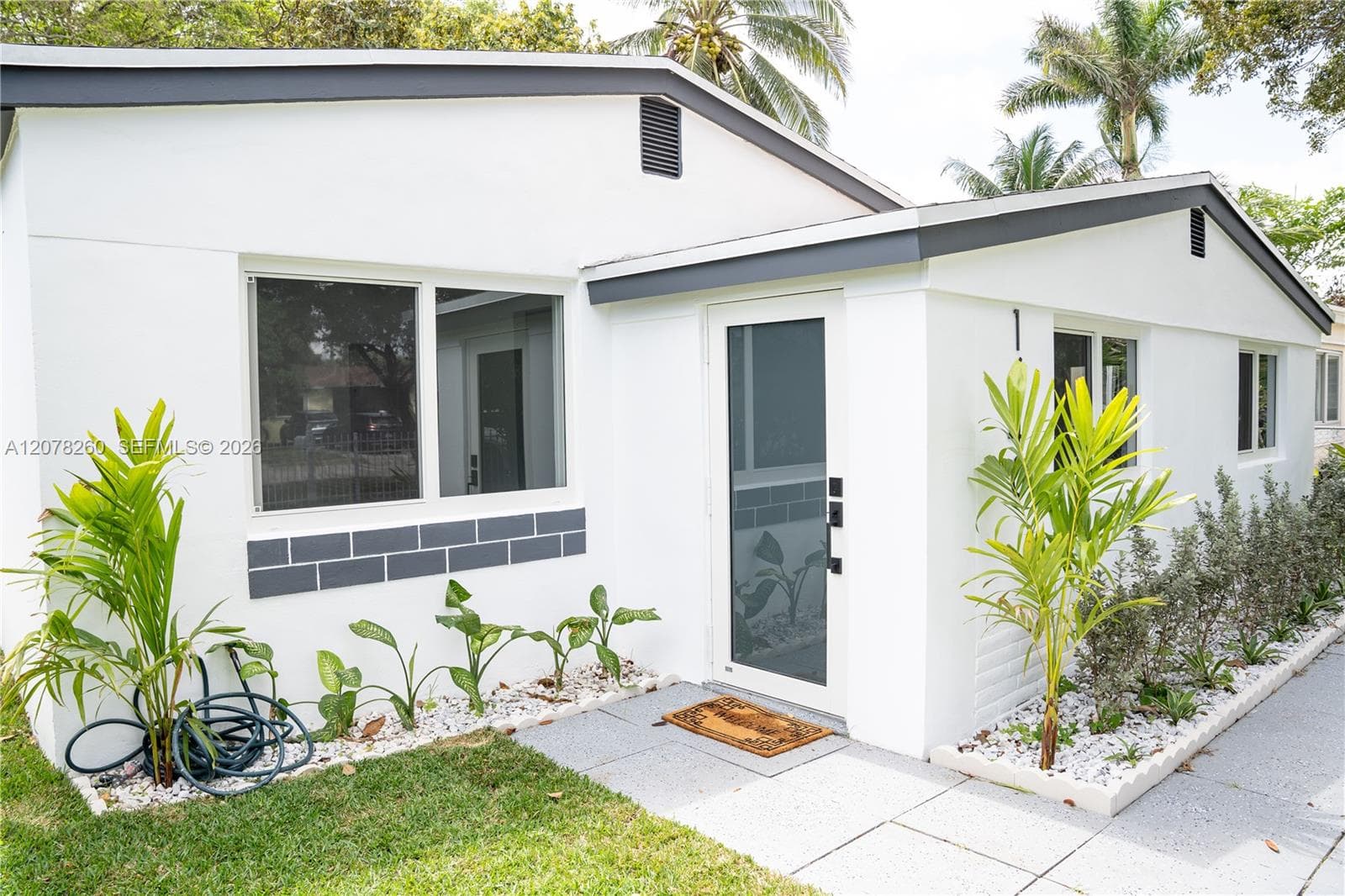 1640 NE 172nd St, North Miami Beach, FL 33162